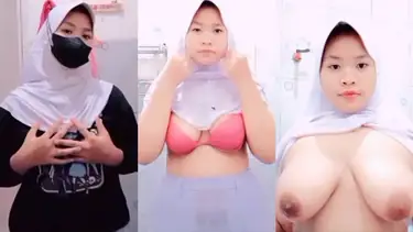 Bokep Jilbab Colok Memek Becek Crot Amatir poster
