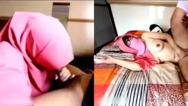 Bokep Jilbab Miss Hyper Jilbab Pink Pamer Bodi Kost poster