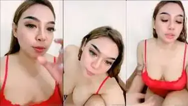 Tante Mega Live Bling2 Colmek Sampai Basah Kuyup poster